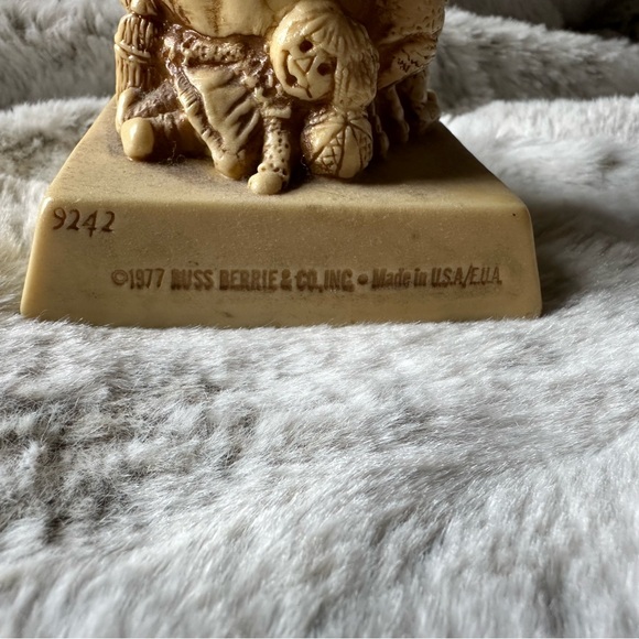 Antique mom figure  Must bundle! 3 for $10 or 4 for $15 etc - Picture 5 of 7